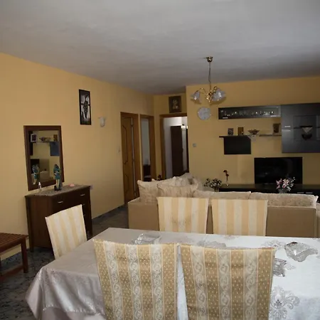 κωστασ μουστακλησ Apartamento *